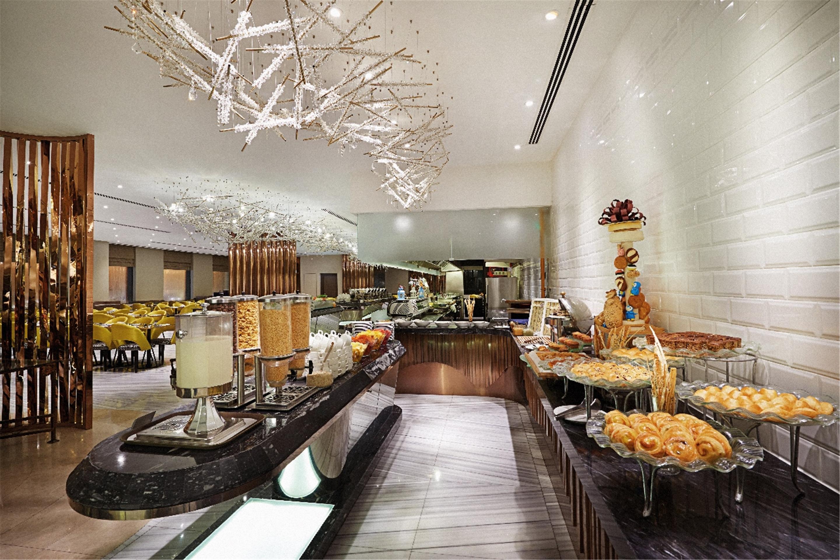 Отель Dorsett Куала-Лумпур Экстерьер фото The buffet at the hotel