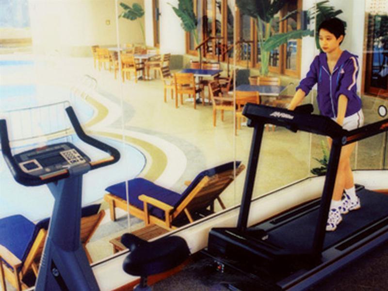 Отель Dorsett Куала-Лумпур Экстерьер фото A treadmill