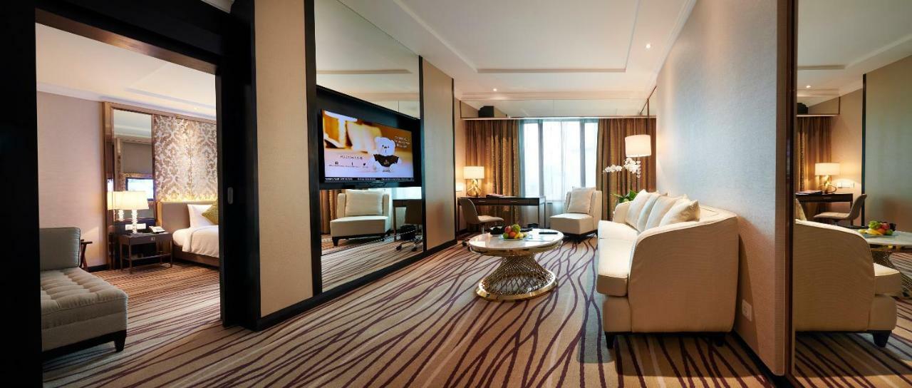 Отель Dorsett Куала-Лумпур Экстерьер фото A suite at the hotel